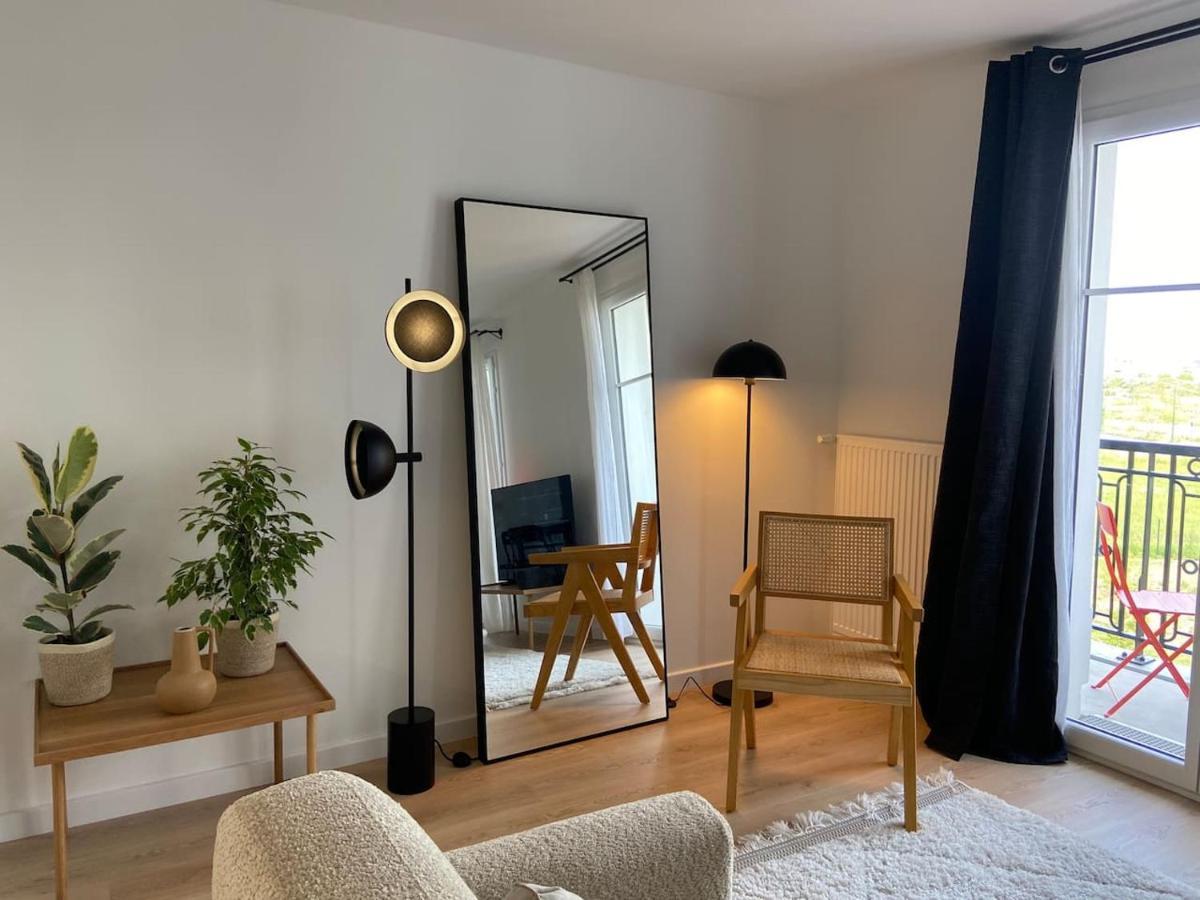 Disneyland Minimalist Lifestyle - 5 Pax Apartment Serris Ngoại thất bức ảnh